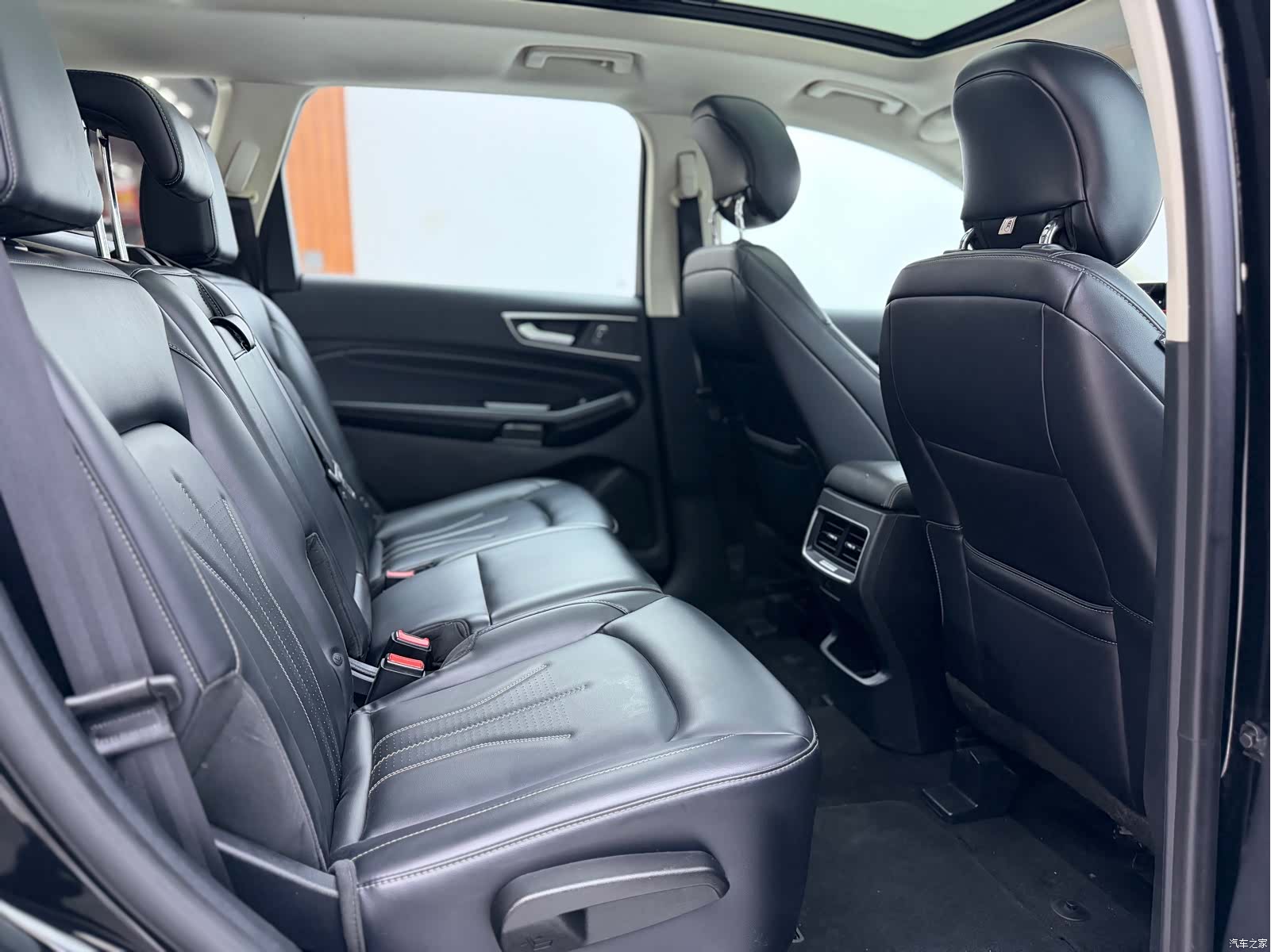 Ford Edge, 2023 15