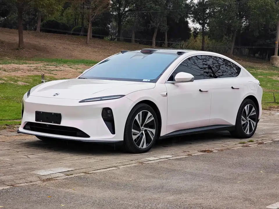 NIO ET5