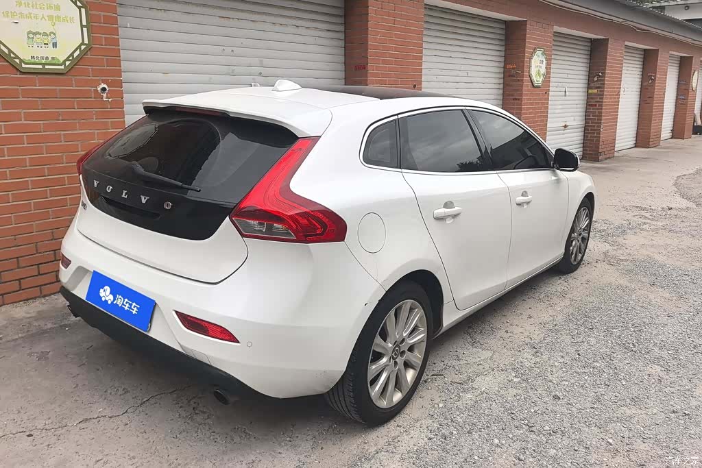 Volvo V40, 2013 3