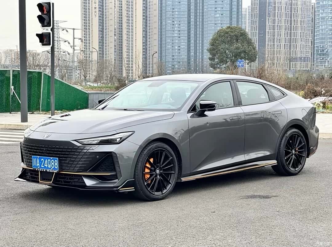 Changan UNI-V, 2023 1