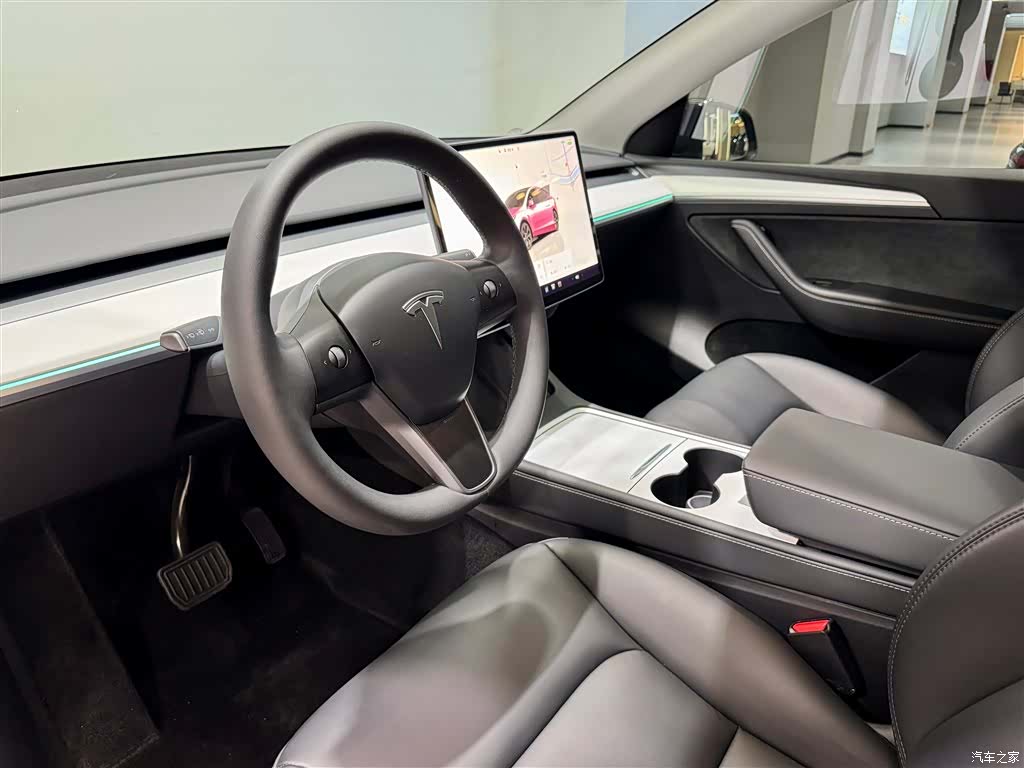 Tesla Model Y, 2025 24
