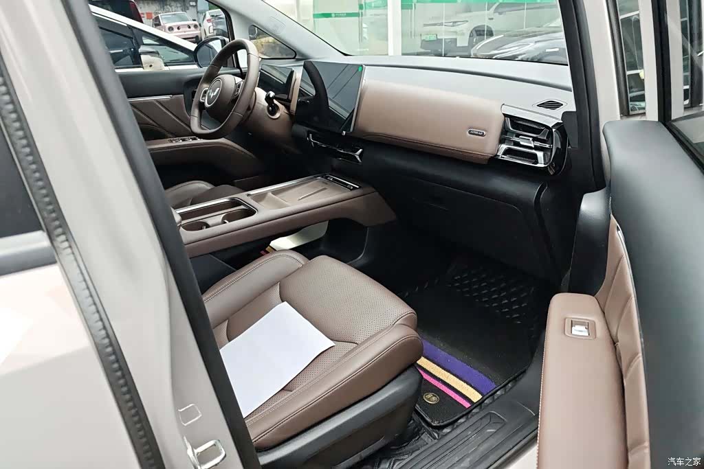 Wuling 730, 2025 8