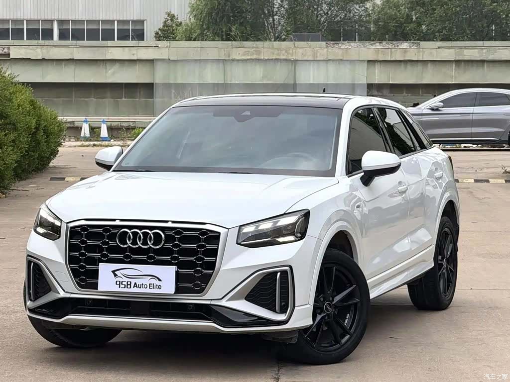 Audi Q2L, 2022 1