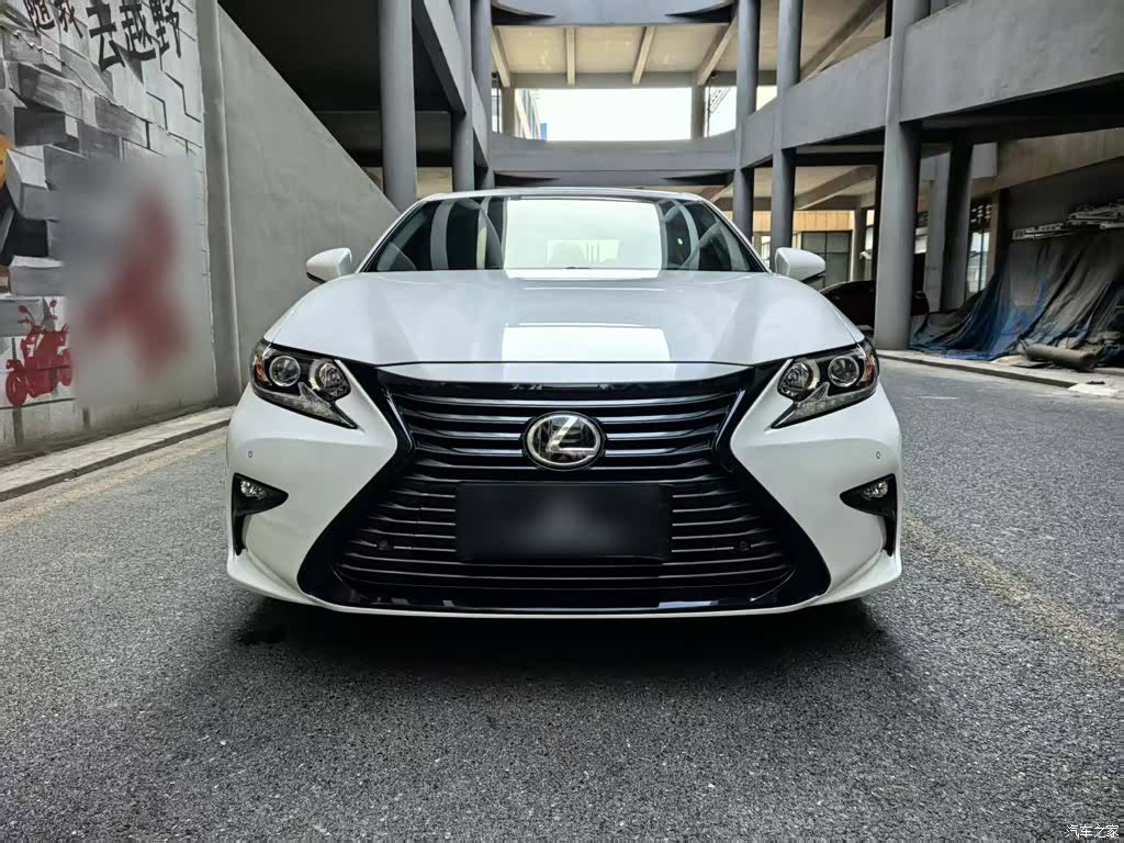 Lexus ES, 2018 9