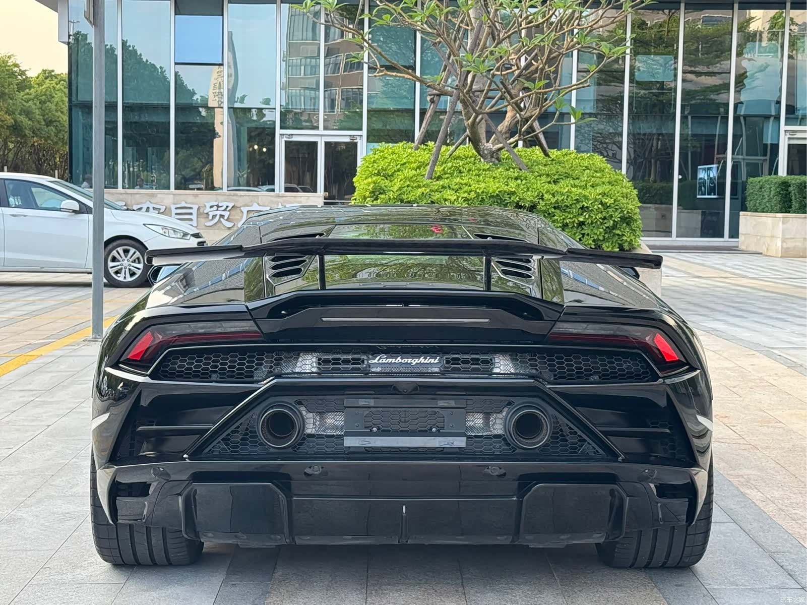 Lamborghini Huracán, 2022 10