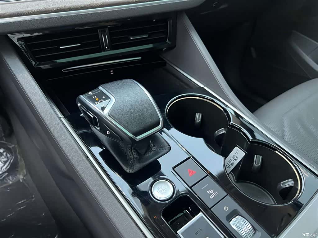 Volkswagen Touareg, 2024 17