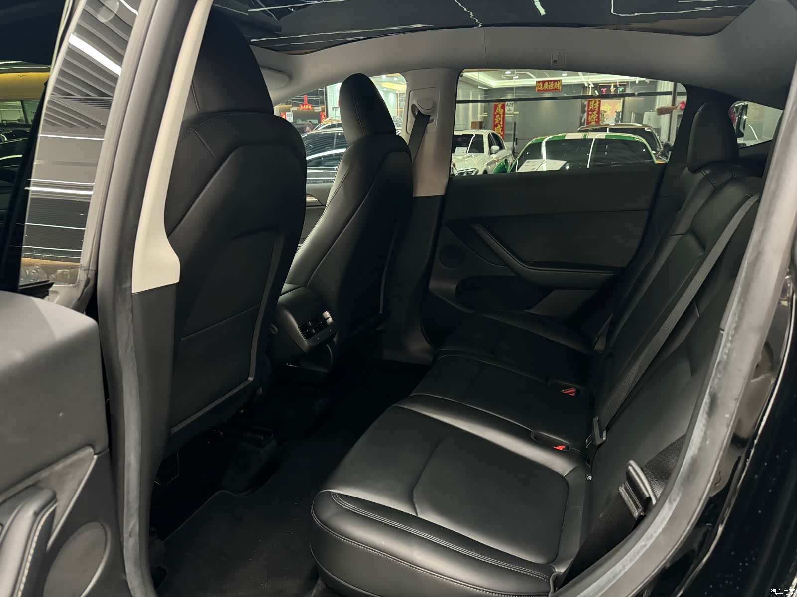 Tesla Model Y, 2023 10