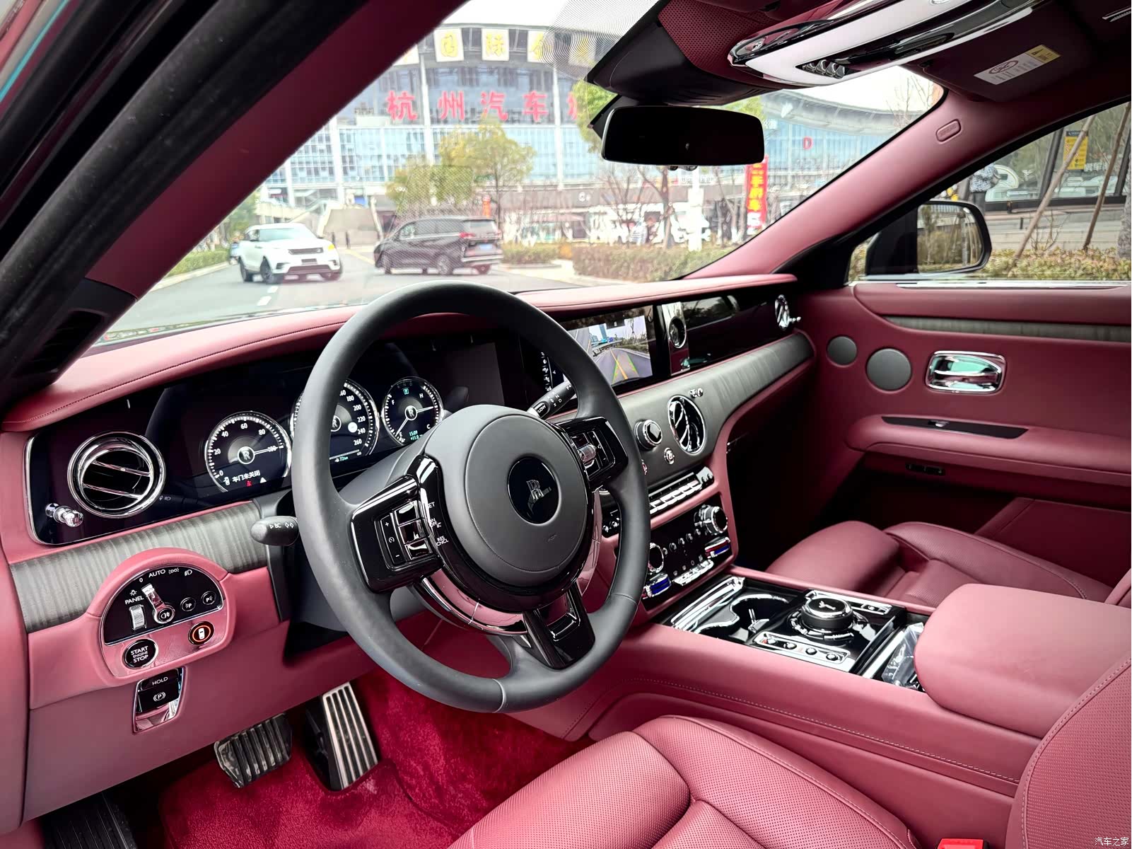 Rolls-Royce Ghost, 2022 4