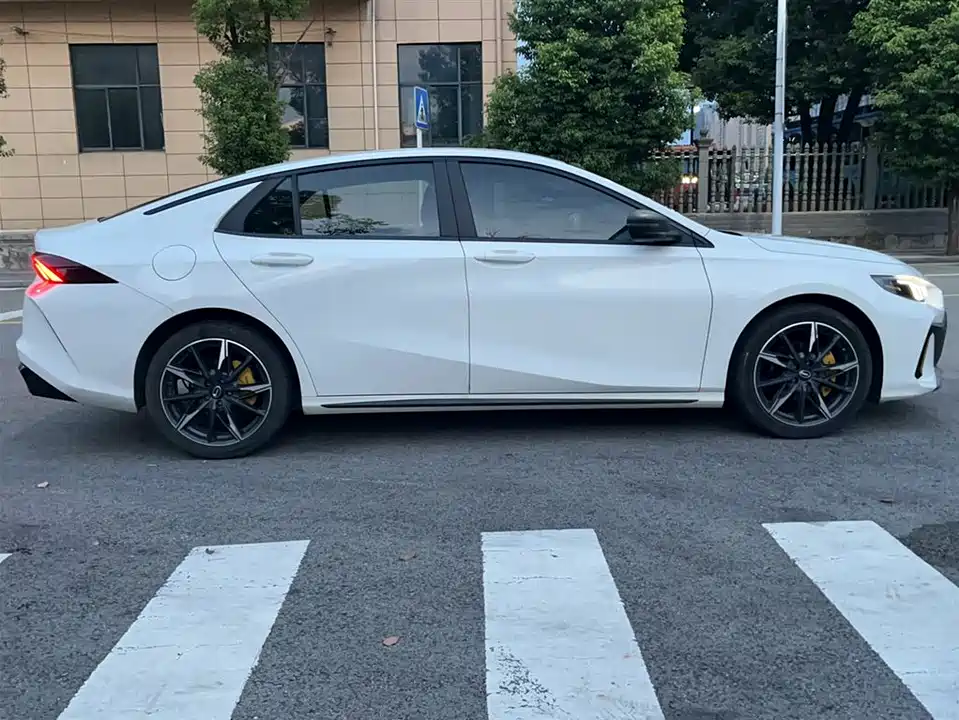 Trumpchi Shadow Leopard