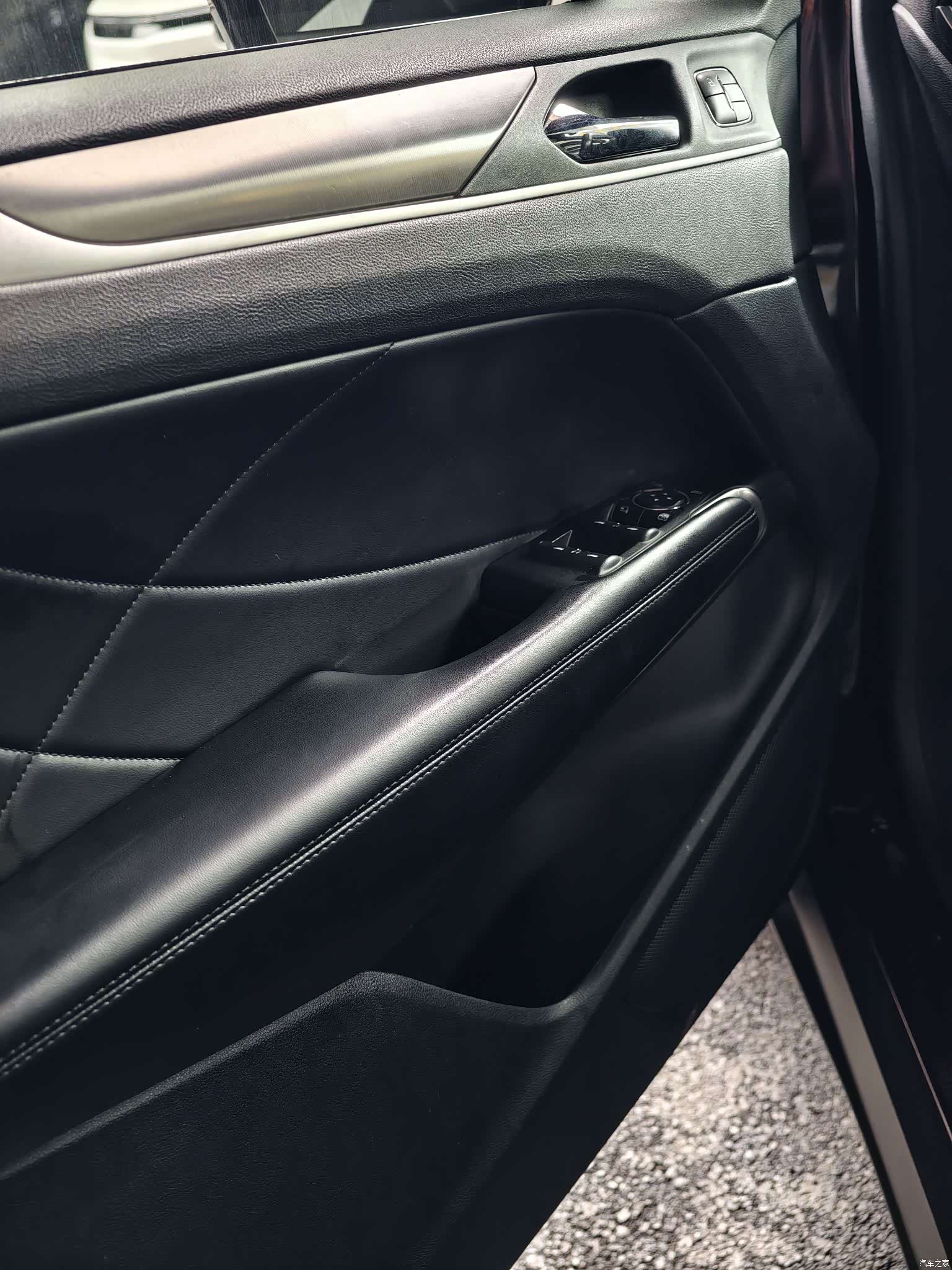 Lincoln MKC, 2019 12