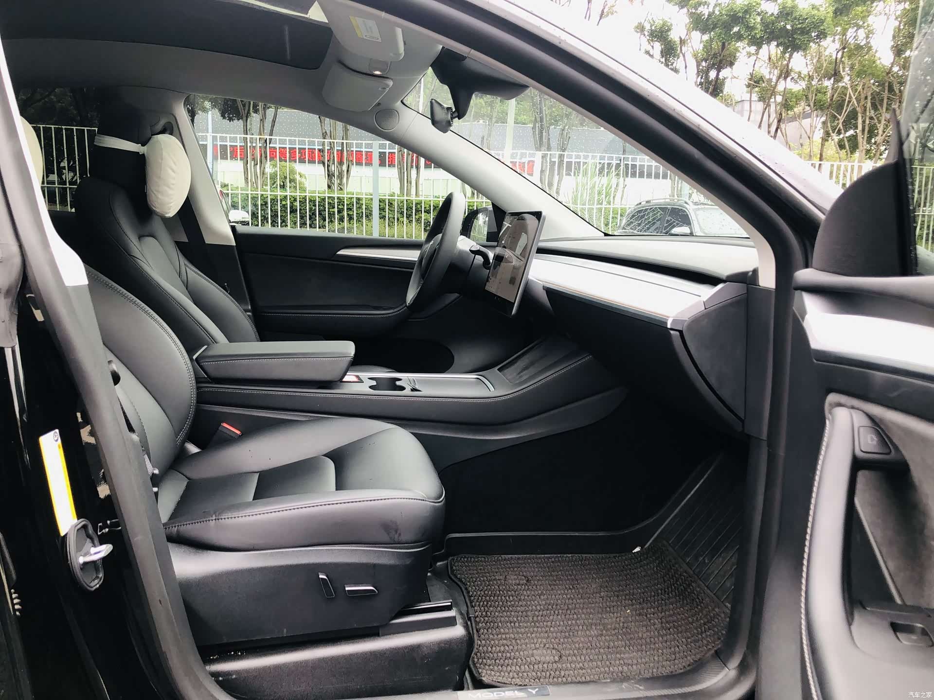 Tesla Model Y, 2023 12