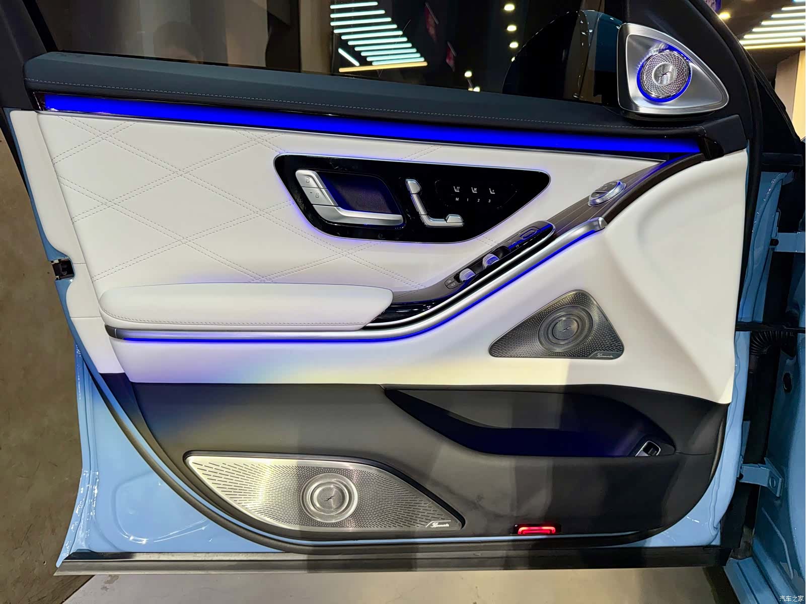 Maybach S-Class, 2023 11