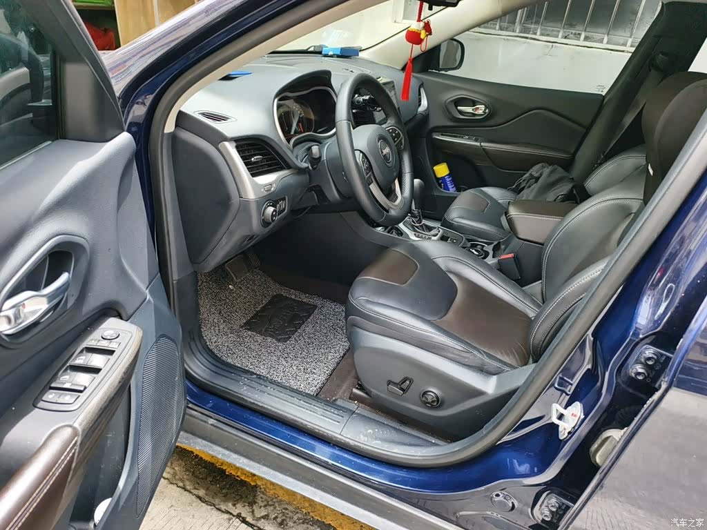 Jeep Cherokee, 2016 13