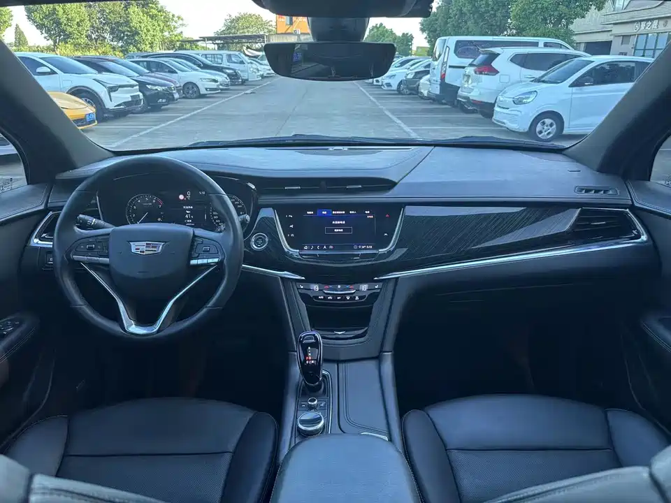 Cadillac XT6