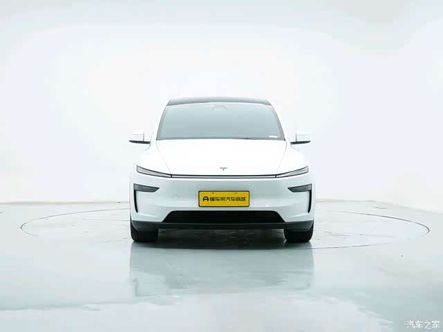 Tesla Model Y, 2025 4