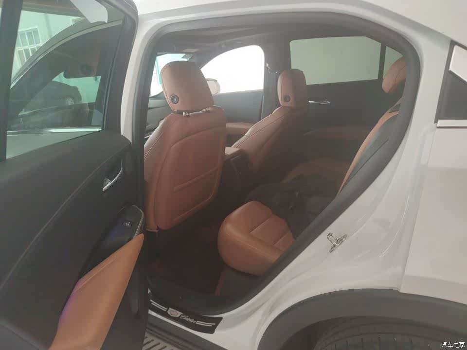 Cadillac XT4, 2023 3