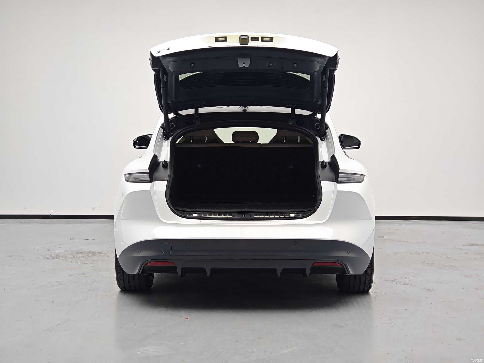NIO ET5, 2023 18