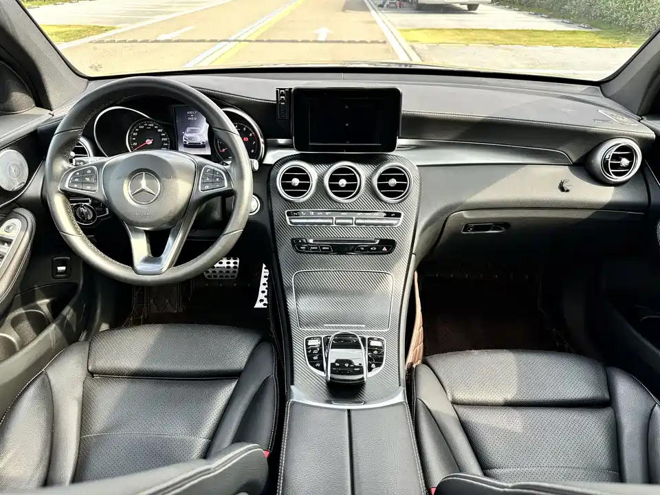 Mercedes-Benz GLC Mercedes-Benz GLC
