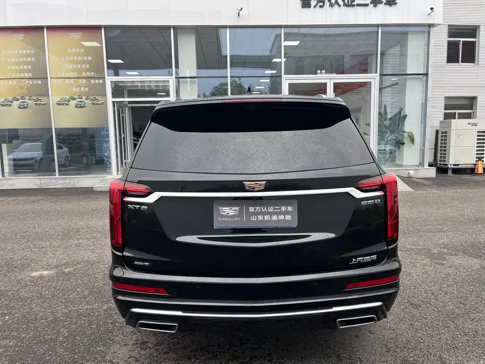 Cadillac XT6