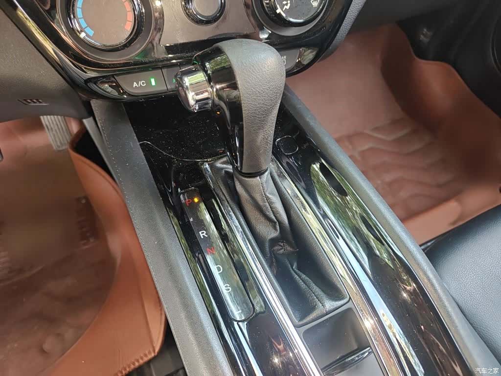 Honda Vezel, 2015 7