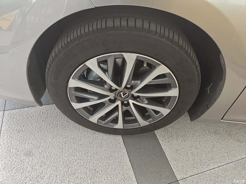 Lexus ES, 2025 23
