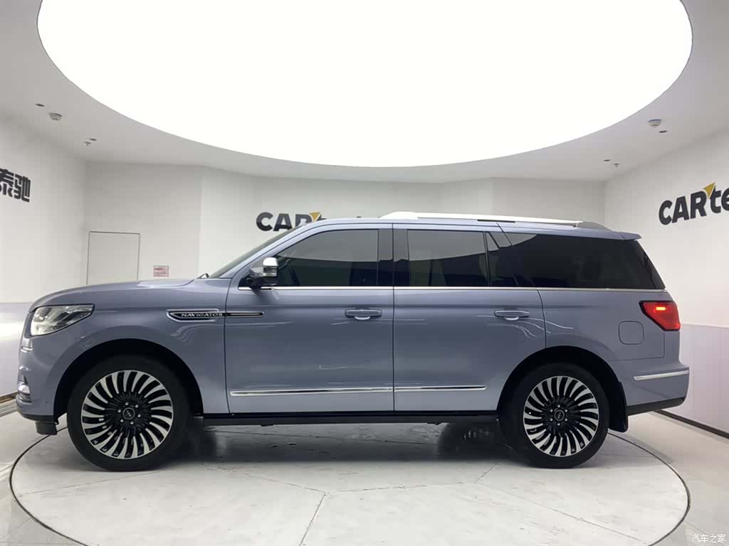 Lincoln Navigator, 2023 8