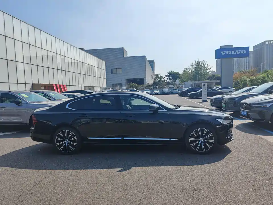 Volvo S90