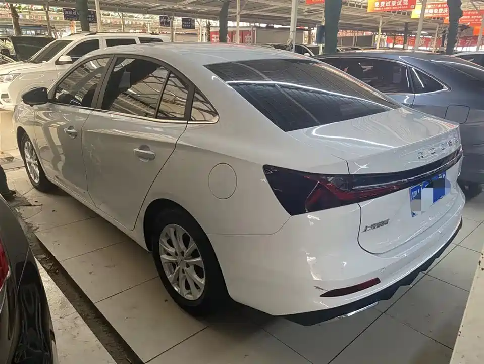 Roewe i5