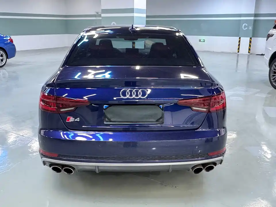 Audi S4