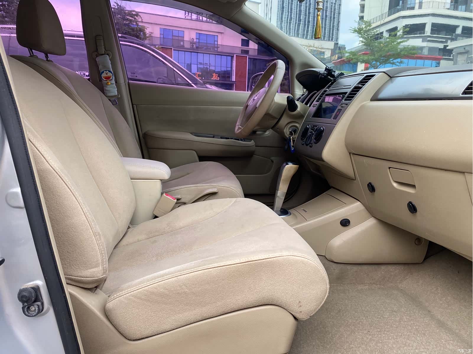 Nissan Tiida, 2011 10
