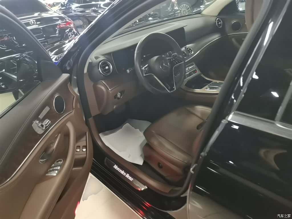 Mercedes-Benz E-Class, 2023 15