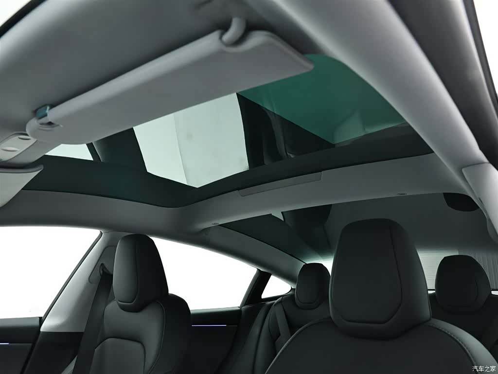 Tesla Model 3, 2025 12