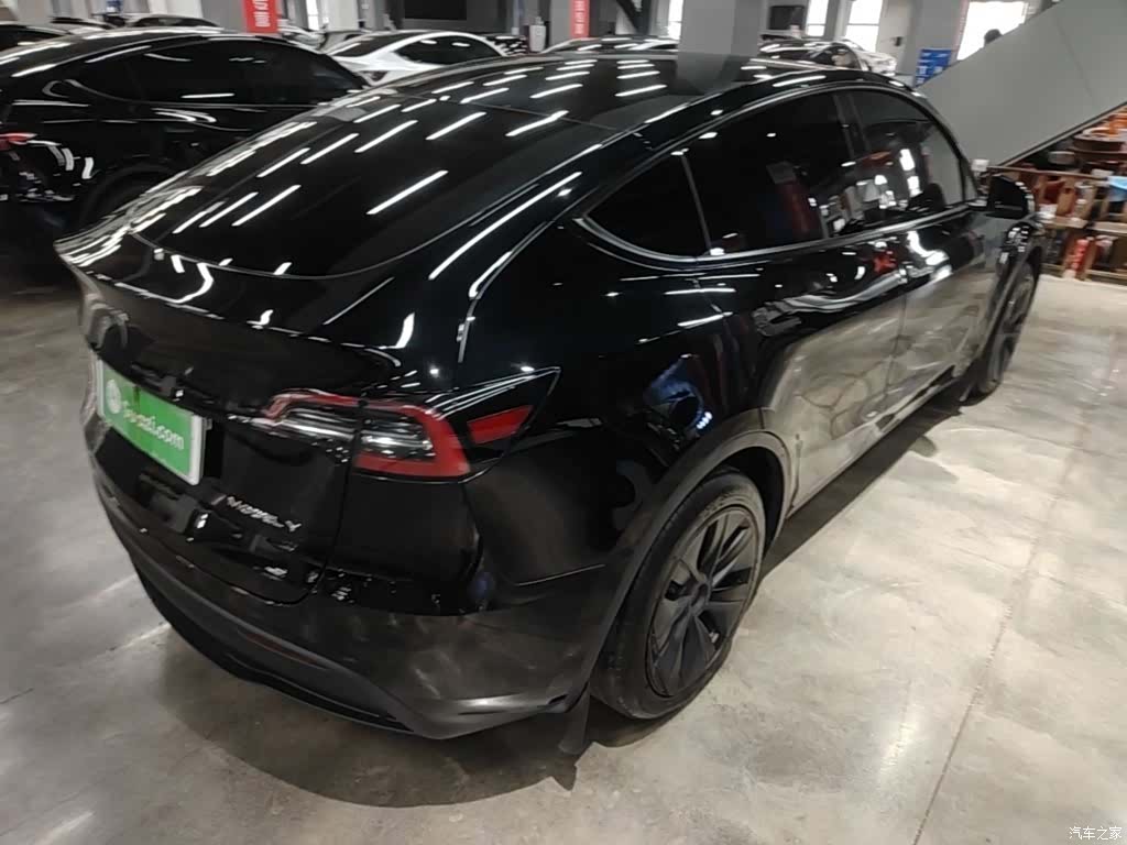 Tesla Model Y, 2024 7