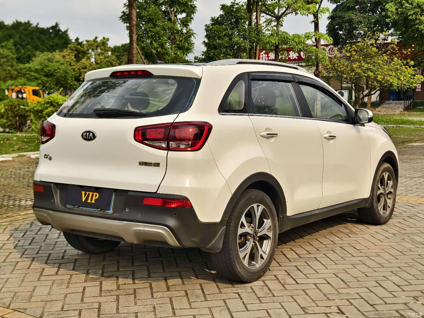 Kia KX3, 2015 4