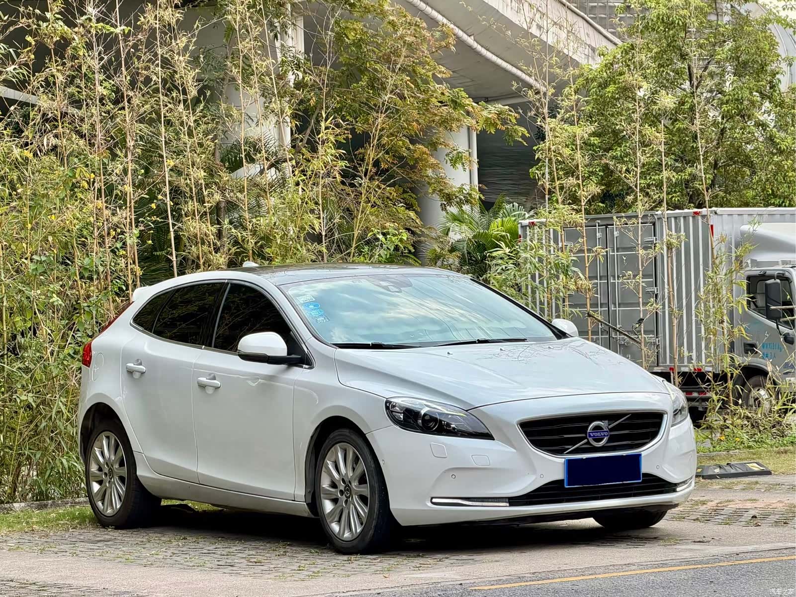 Volvo V40, 2016 3