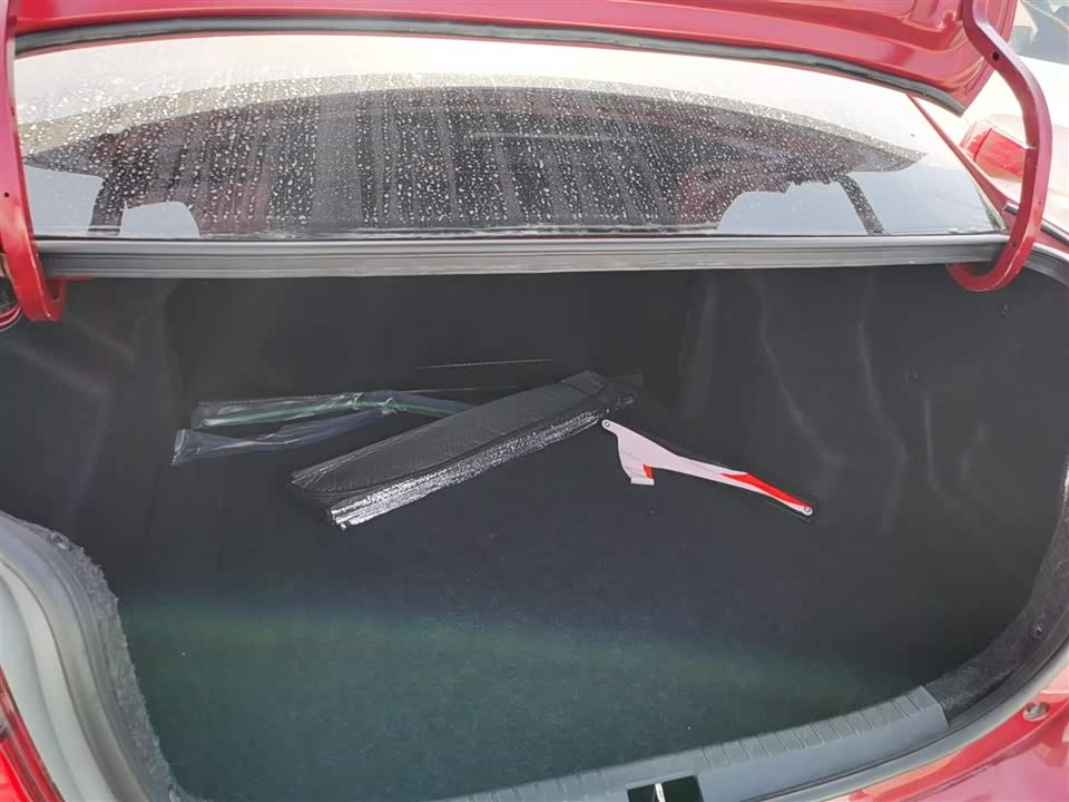 Toyota YARiS L to enjoy