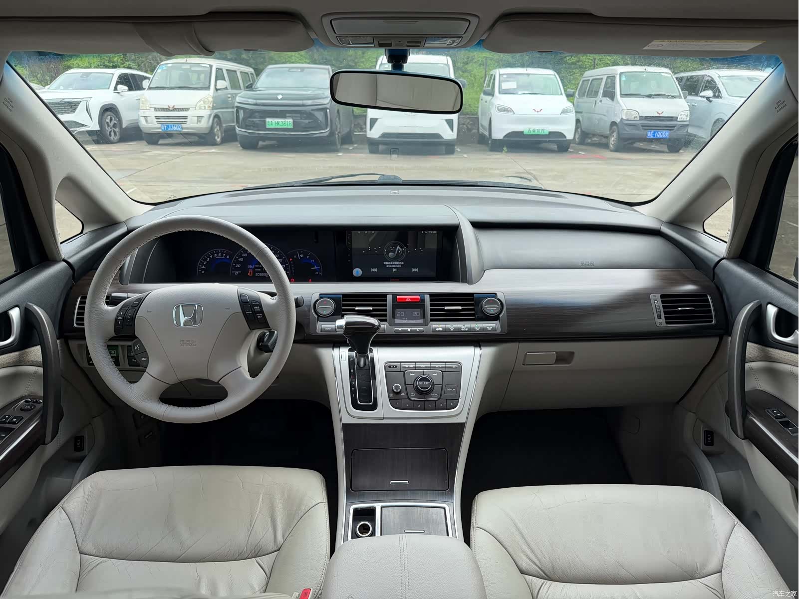 Honda Elysion, 2015 9