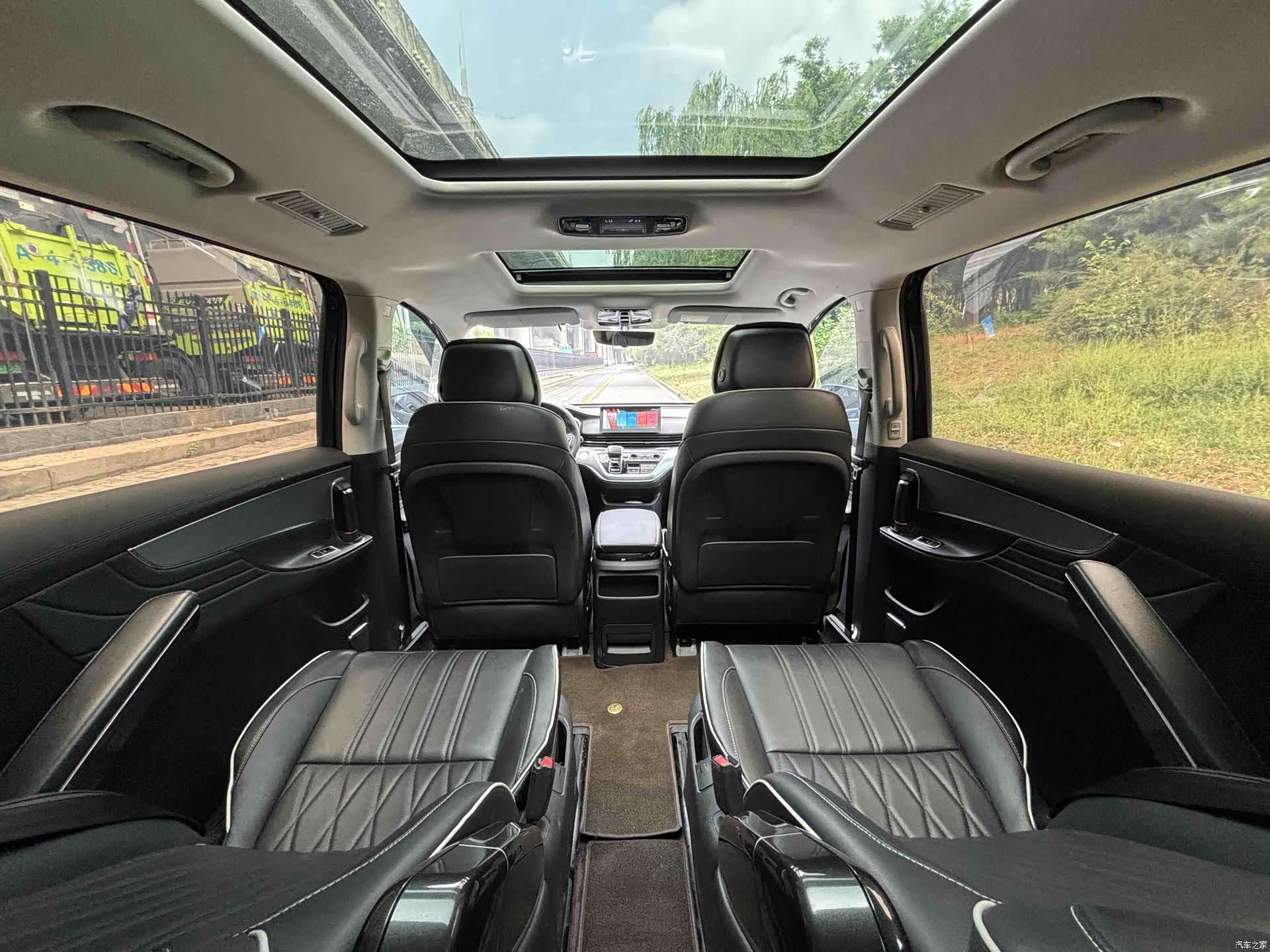 Roewe iMAX8, 2021 9