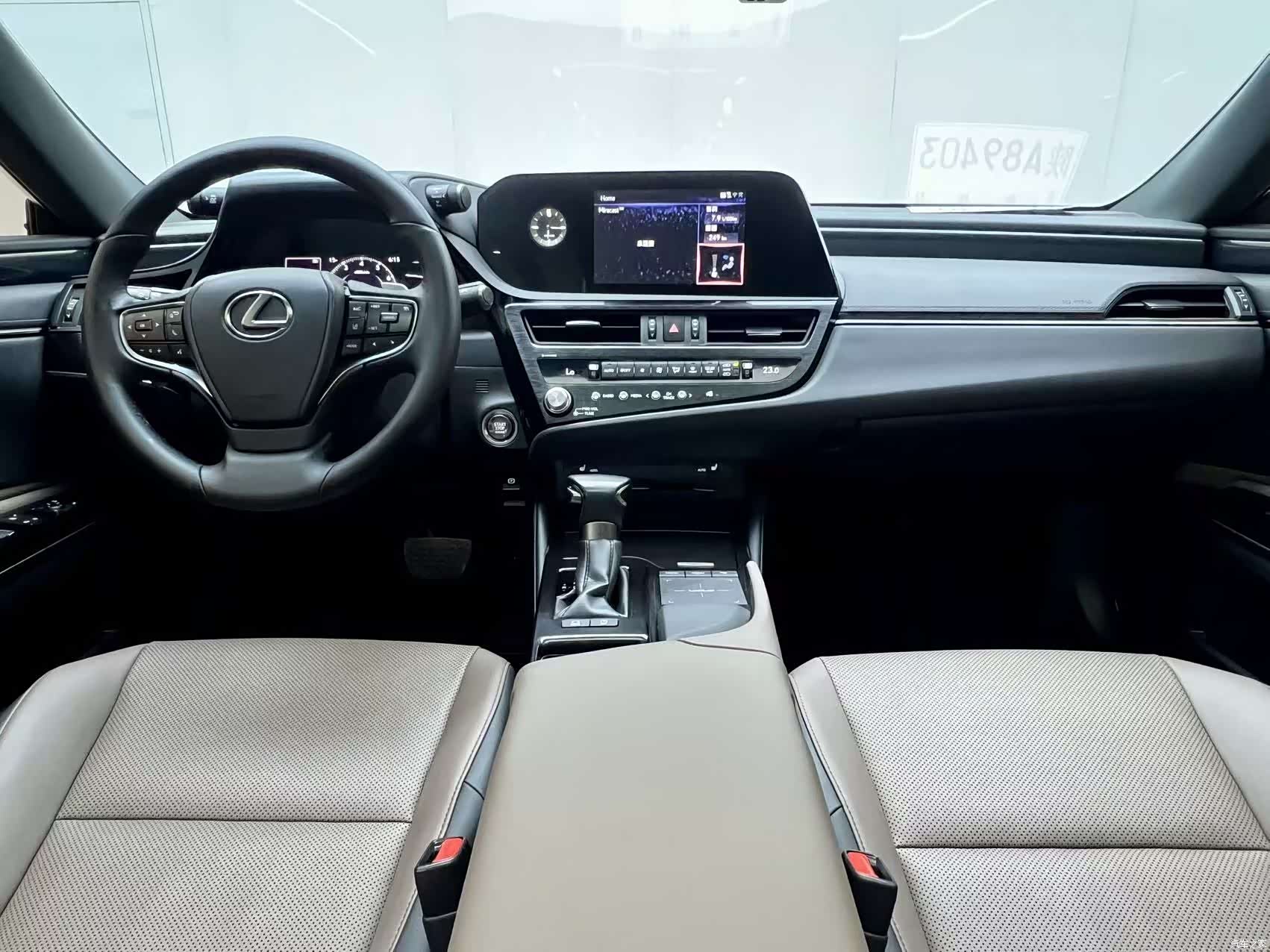 Lexus ES, 2021 7