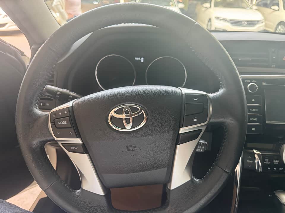 Toyota Reiz
