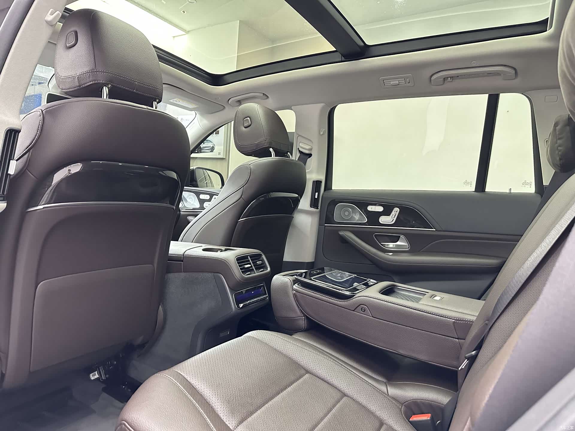 Mercedes-Benz GLS, 2020 12