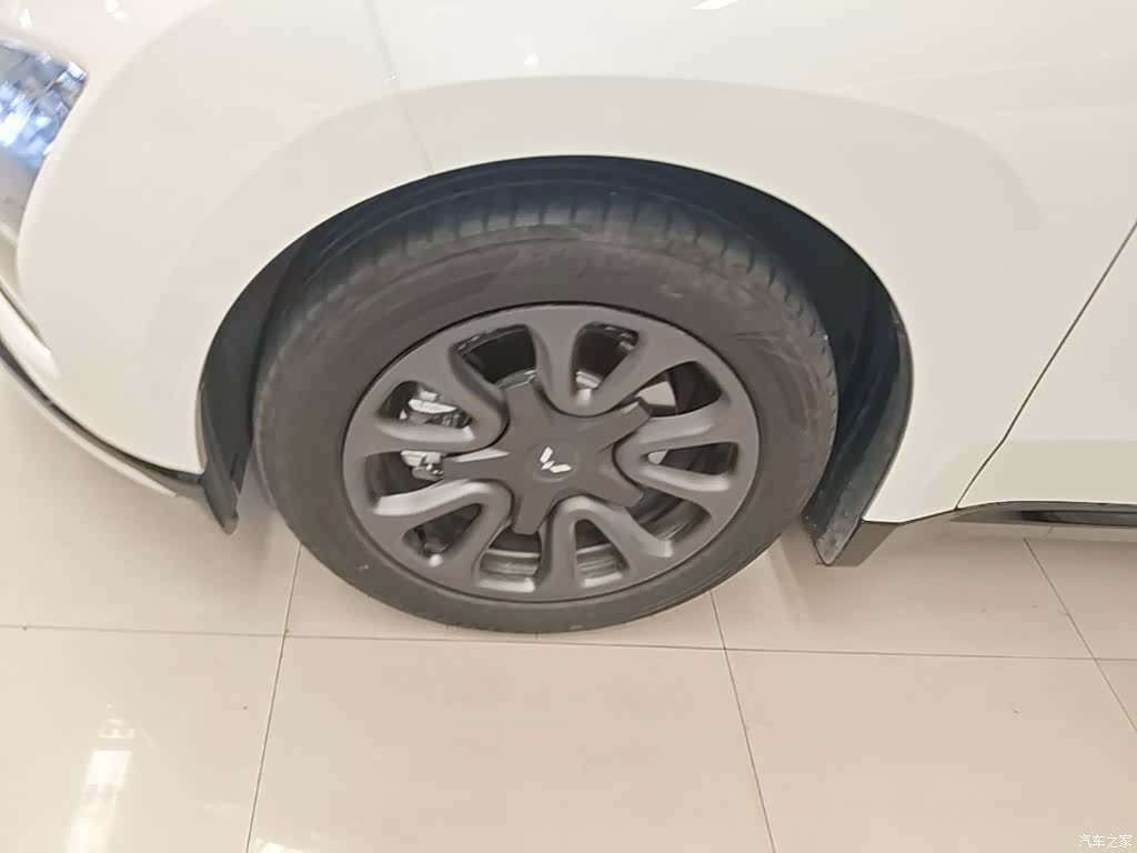 Wuling Starlight, 2025 23