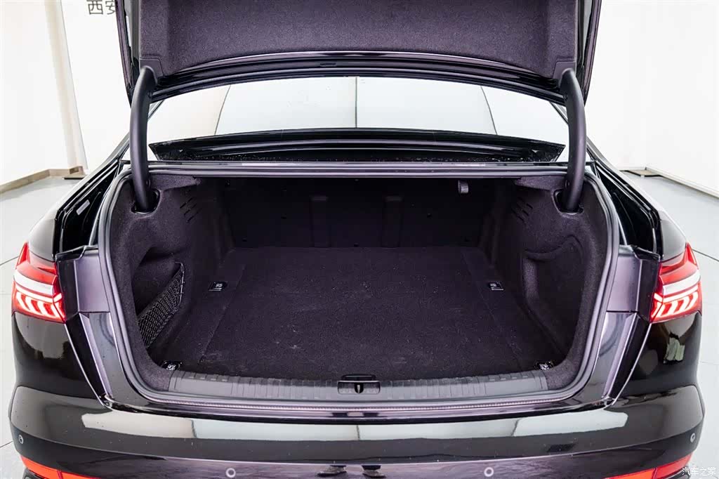 Audi A6L, 2022 9