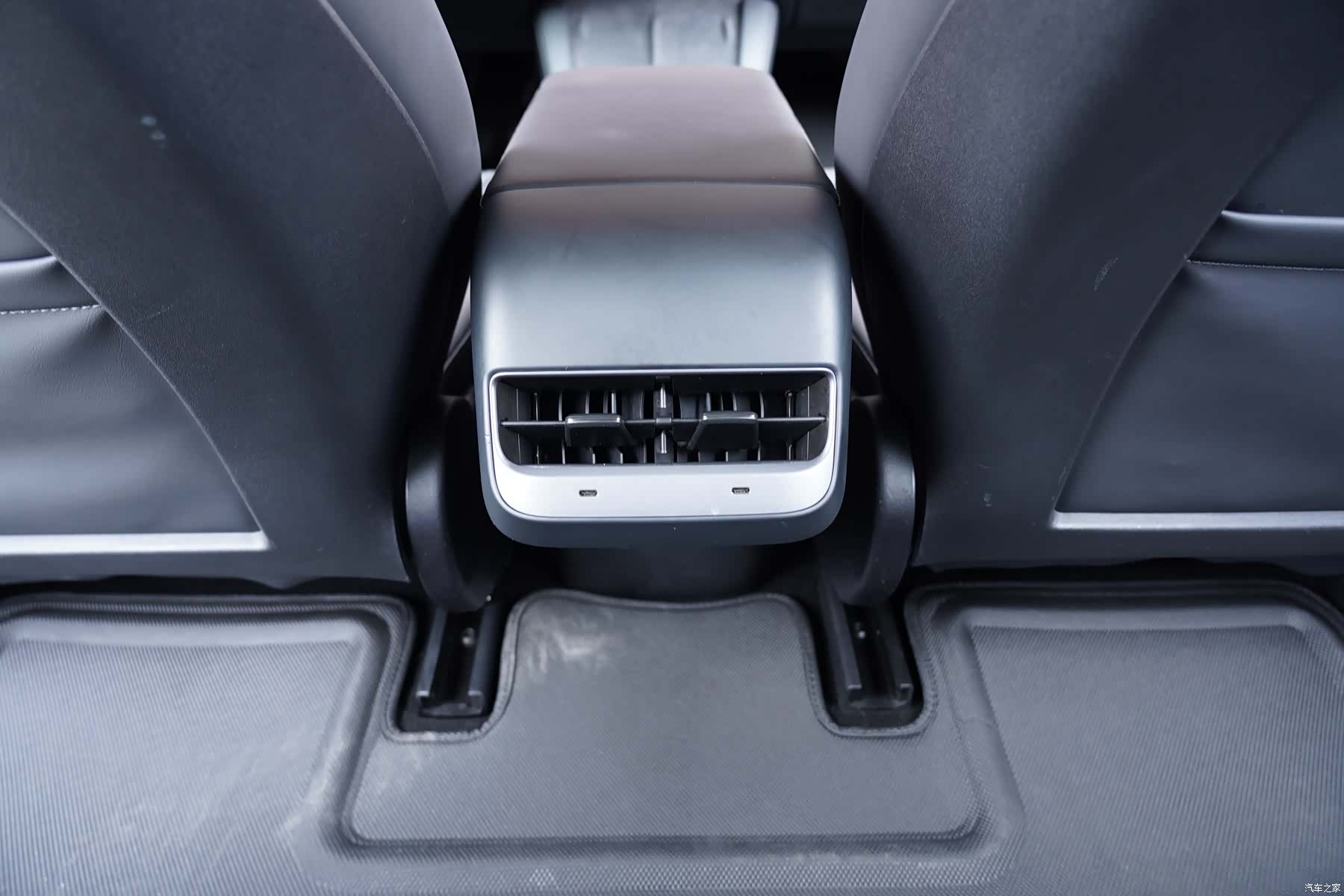 Tesla Model 3, 2022 13