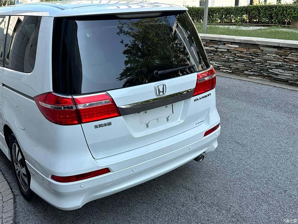 Honda Elysion, 2014 8