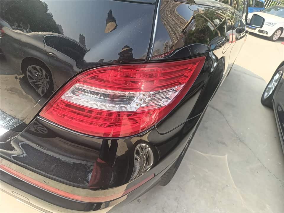 Mercedes-Benz R-class