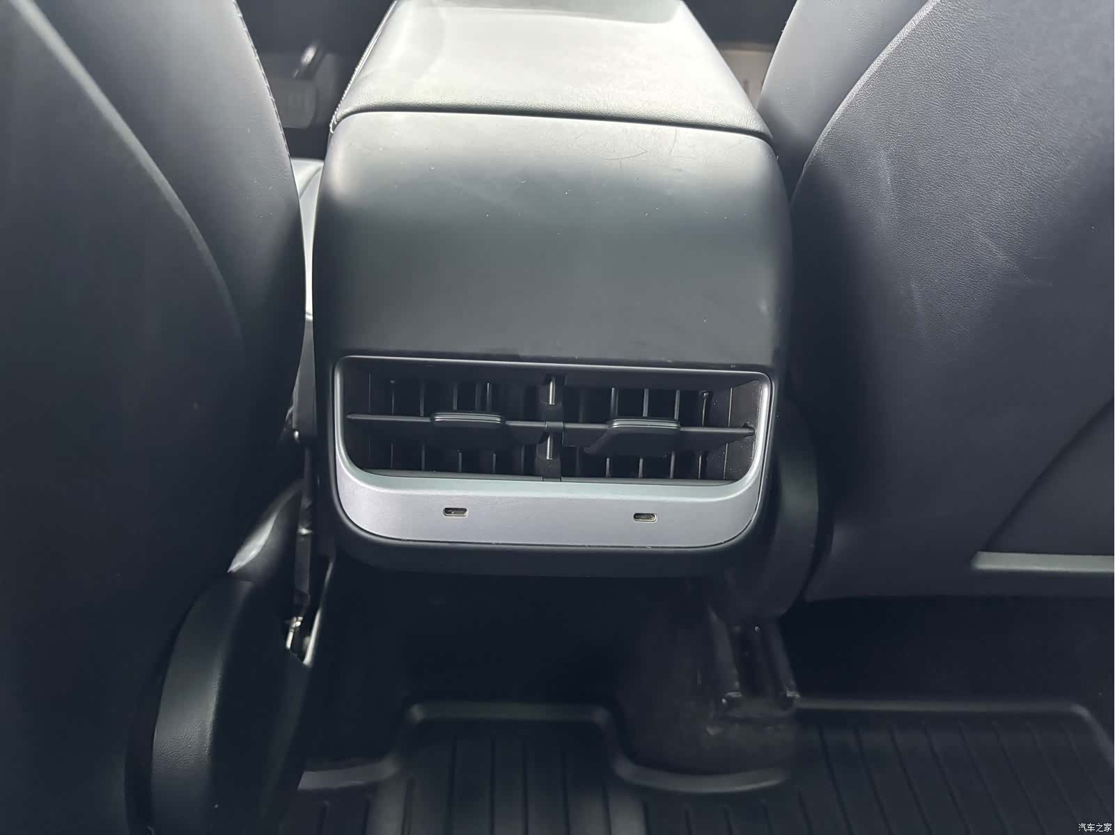 Tesla Model Y, 2022 12