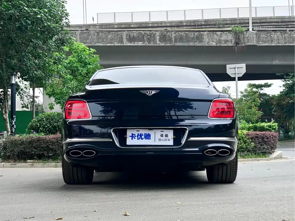 Bentley Flying