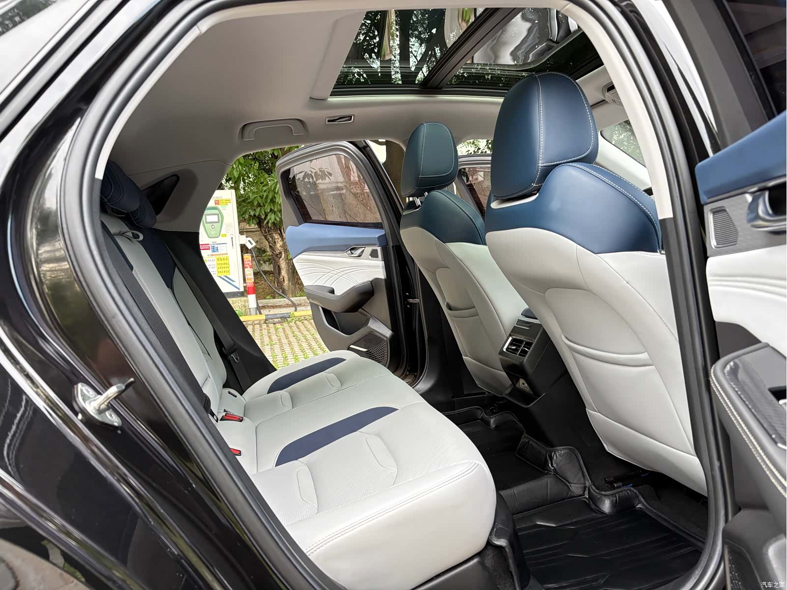 Geely Preface, 2022 10