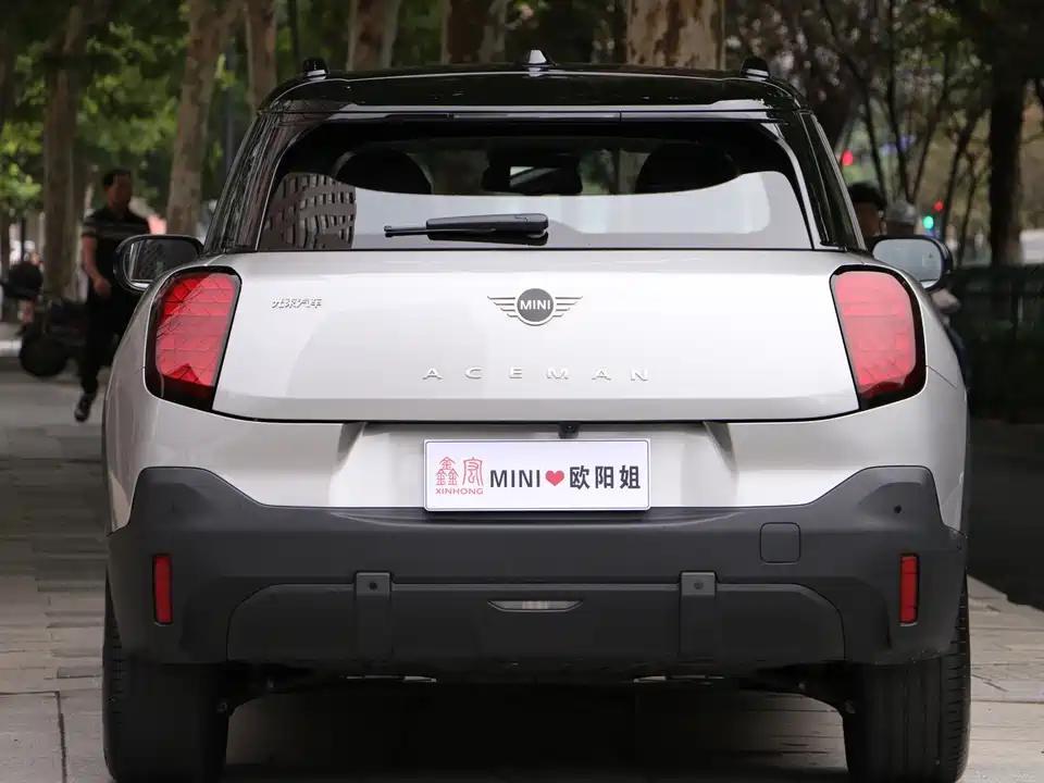 MINI Electric ACEMAN